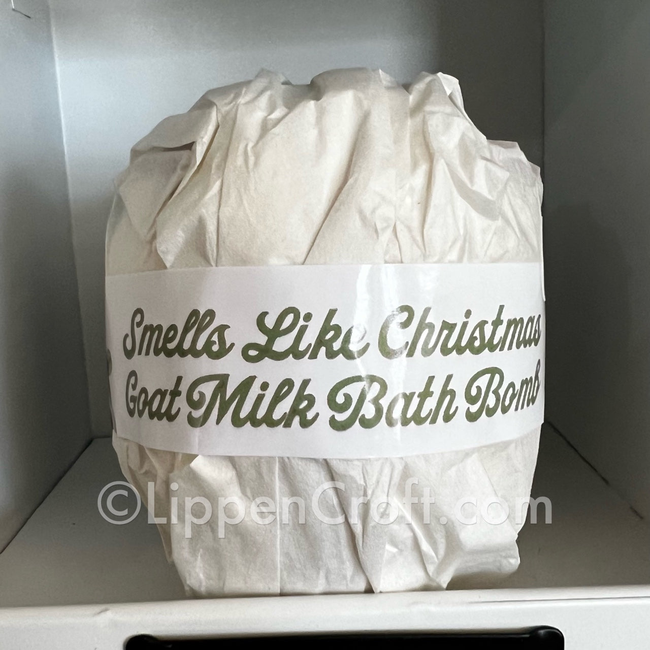 Smells Like Christmas Goat Milk Bath Bomb - Large